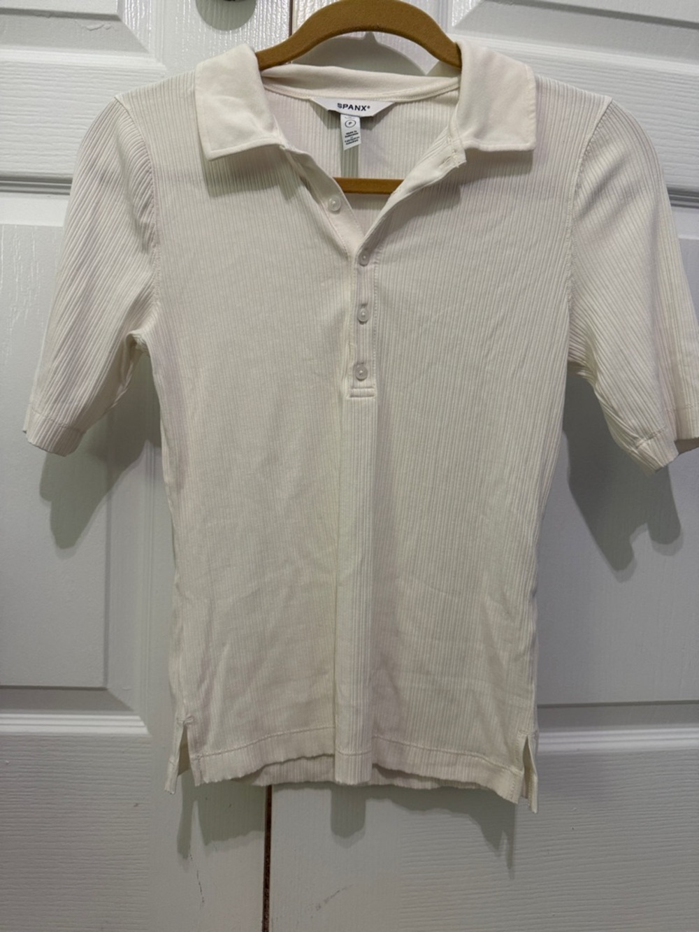 SPANX Off White Ribbed Short-Sleeve Polo with buttons size small